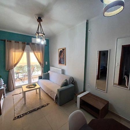 F.K Room 2 Aigio Dış mekan fotoğraf