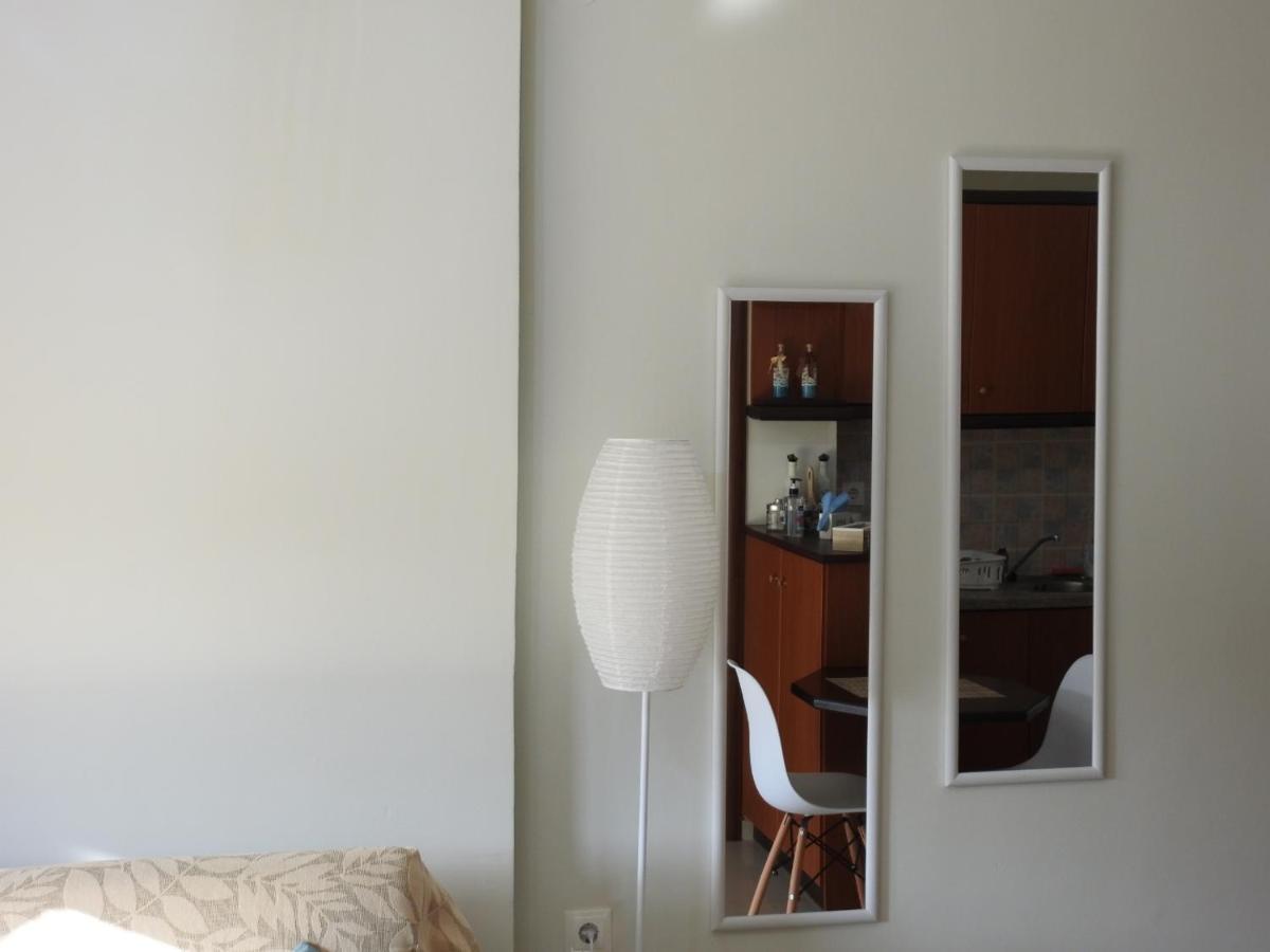 F.K Room 2 Aigio Dış mekan fotoğraf