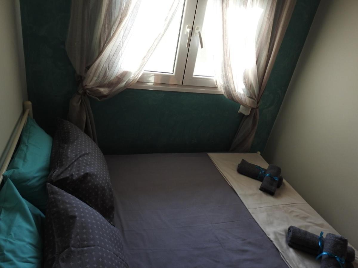 F.K Room 2 Aigio Dış mekan fotoğraf