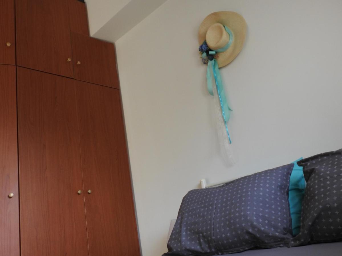 F.K Room 2 Aigio Dış mekan fotoğraf