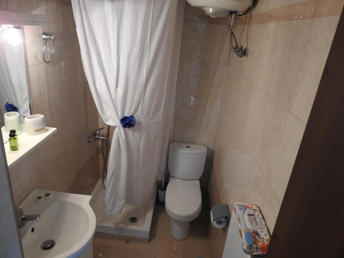 F.K Room 2 Aigio Dış mekan fotoğraf